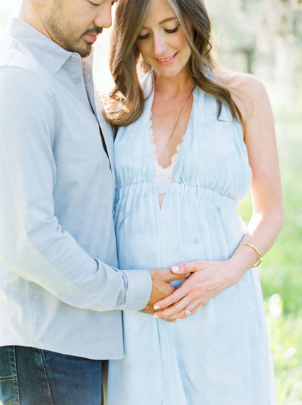 Mossy Oaks romantic maternity photos