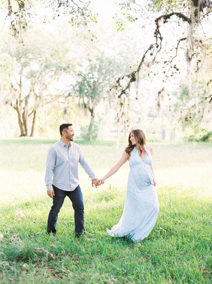 Mossy Oaks romantic maternity photos
