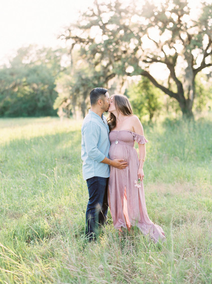 Mossy Oaks romantic maternity photos