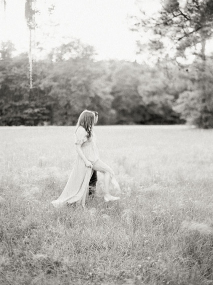 Mossy Oaks romantic maternity photos