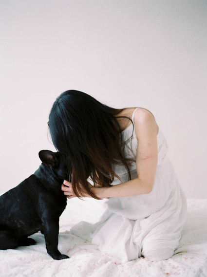 Minimal maternity photos with puppy