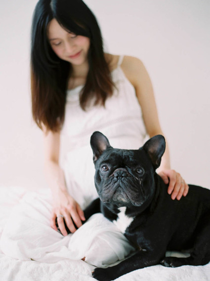 minimal spring maternity photos