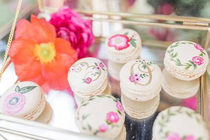 Floral macarons