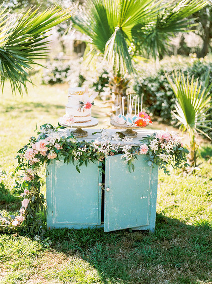 Cake table