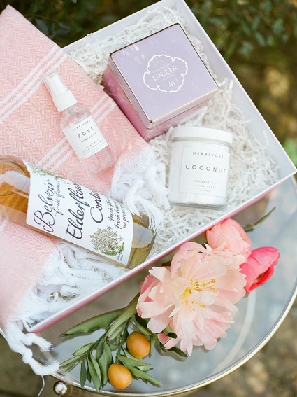 Bridal shower gift box