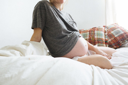 Lifestyle maternity photos