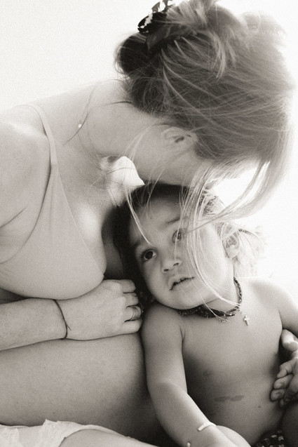 Lifestyle maternity photos