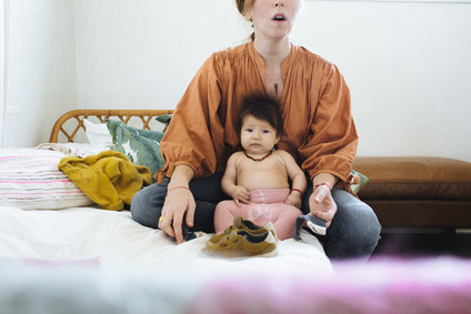 Lifestyle family newborn photos