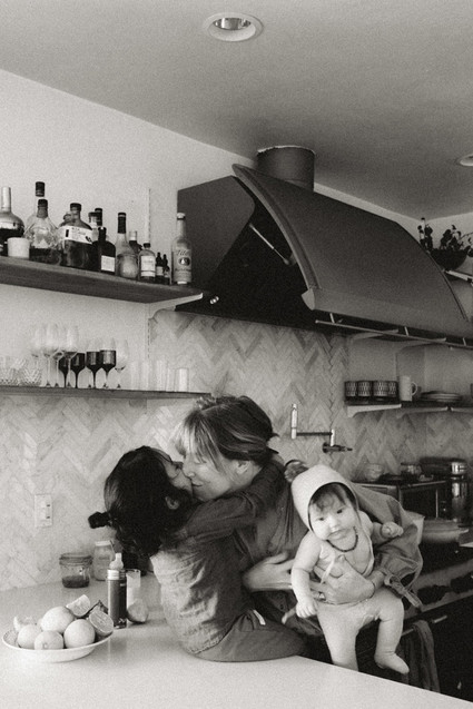 Lifestyle family newborn photos