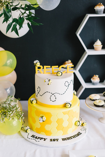 Bee cake