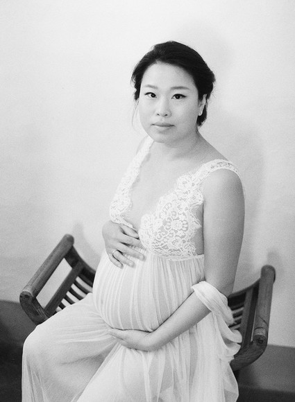 Romantic maternity photos in Italy