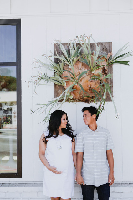 Coffee shop maternity photos