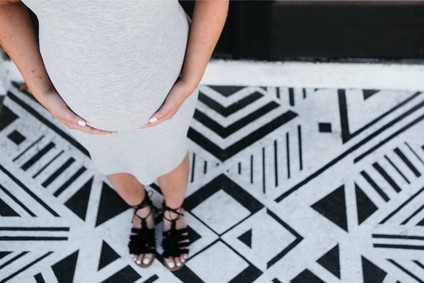 Coffee shop maternity photos