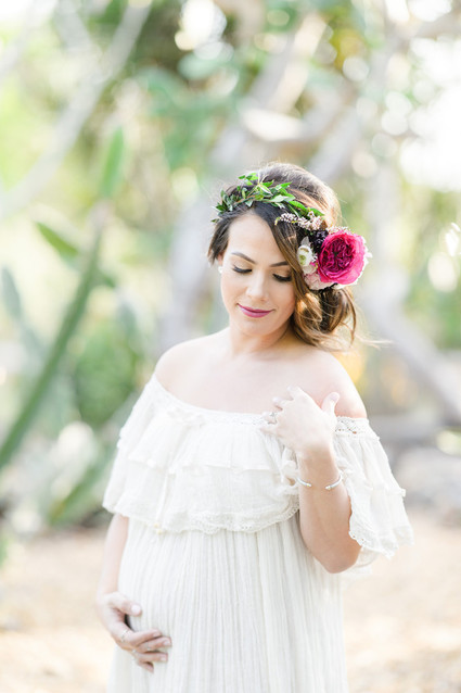 Modern mexican-inspired maternity photos