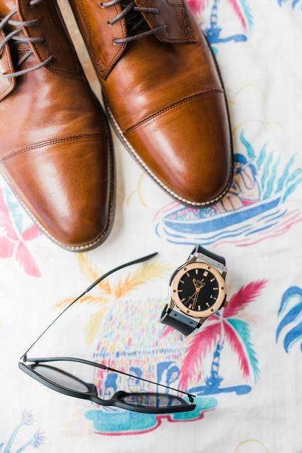 Groom's accessories