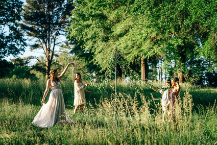Tips for hosting a Summer Solstice bridal brunc