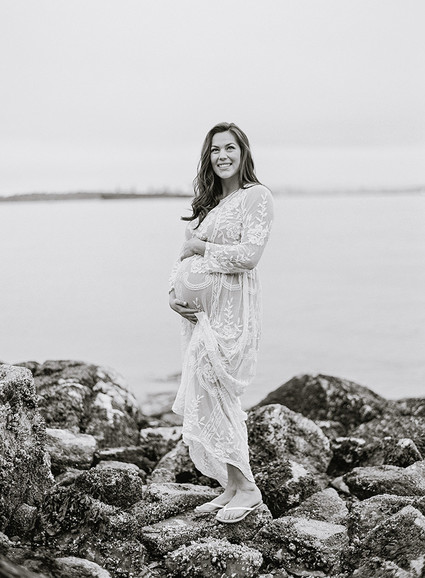 Seaside family maternity photos
