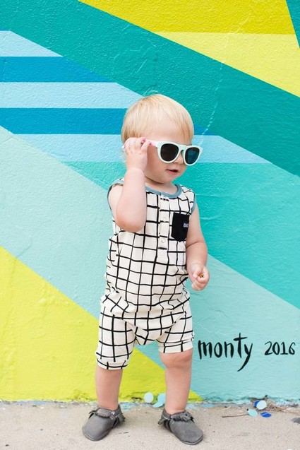 Art wall birthday photo session