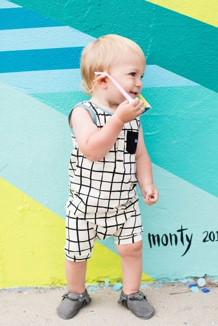 Art wall birthday photo session