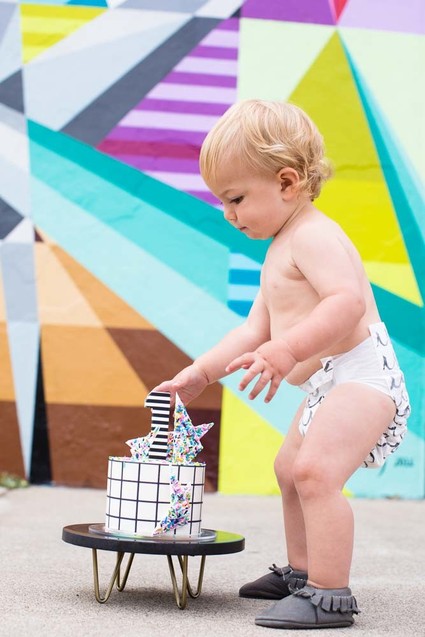 Art wall birthday photo session