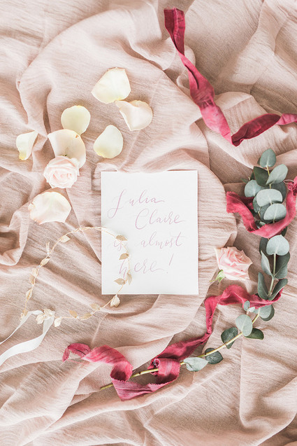 feminine styled maternity photos