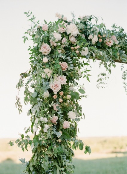 floral arch for ceremony