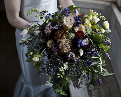 loose bridal bouquet