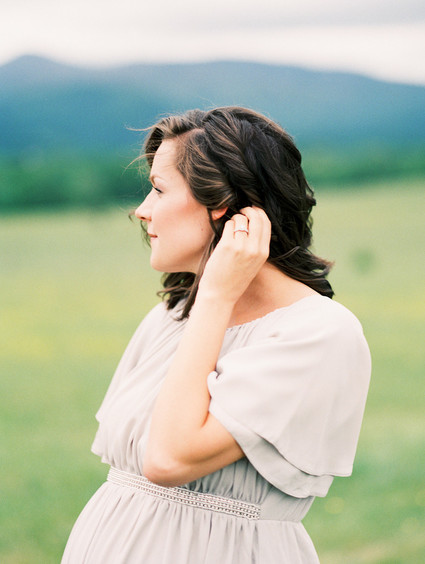 Meadow maternity photos