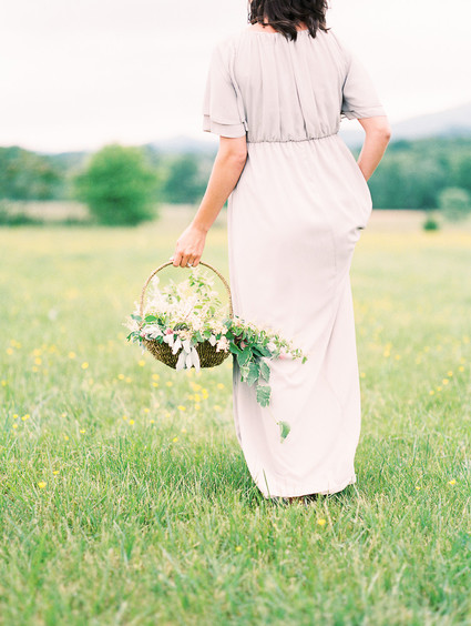 Meadow maternity photos