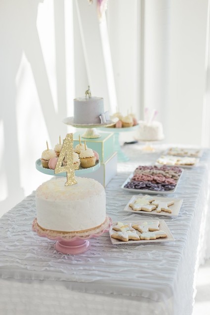 pastel dessert table
