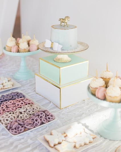 pastel dessert table Inspiration
