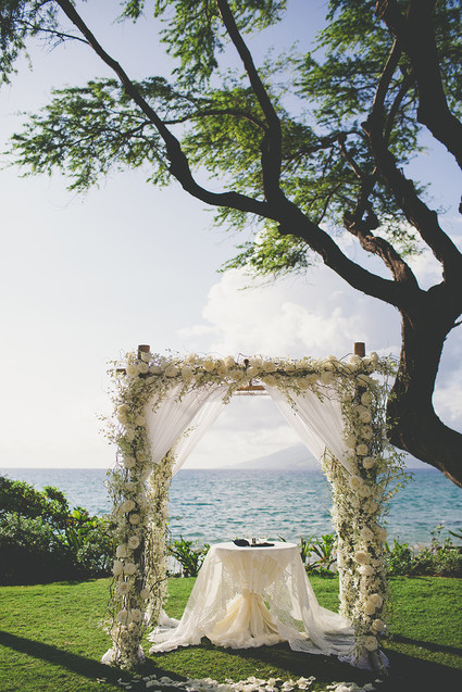 floral arch for wedding ceremony