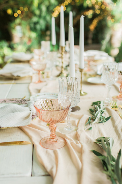 romantic neutral tablescape