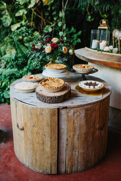 pie table for wedding