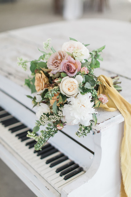 Modern minimal fall wedding ideas