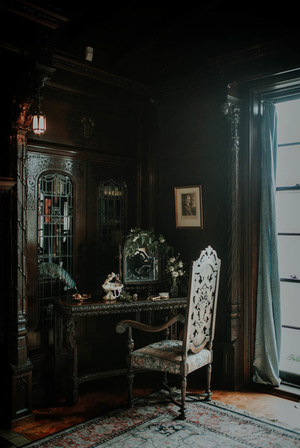 Moody, ornate Secret Garden-inspired bridal editorial Inspiration
