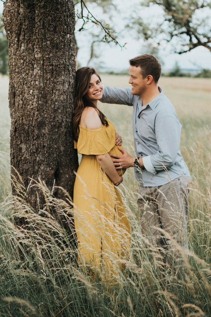 Late summer maternity photos in Germany