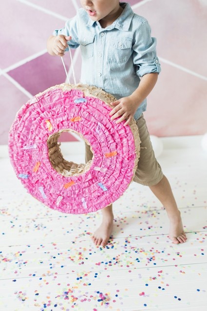 donut piñata