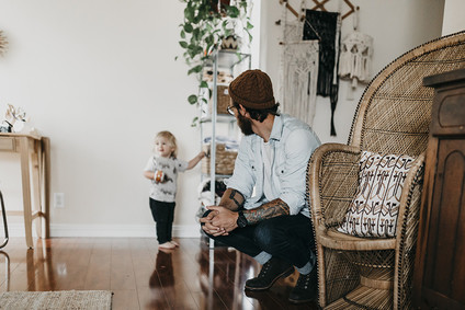 At home family session with macrame artist Judah Co.