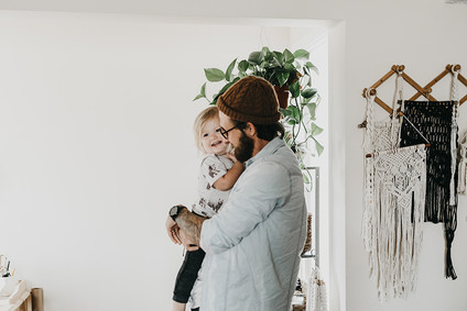 At home family session with macrame artist Judah Co.