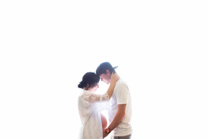 Intimate maternity photos