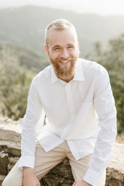 minimal earthy elopement at Knapp's Castle Inspiration