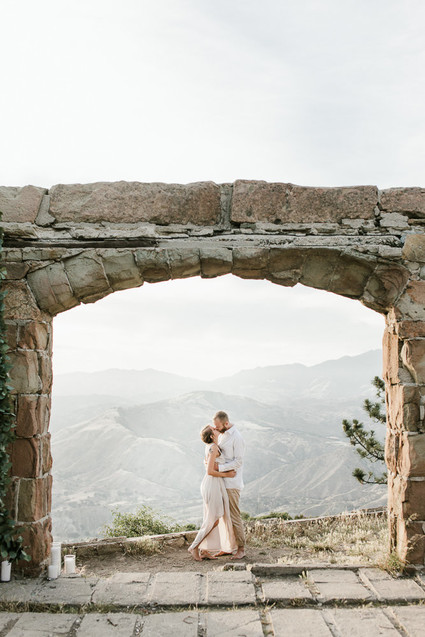 minimal earthy elopement at Knapp's Castle