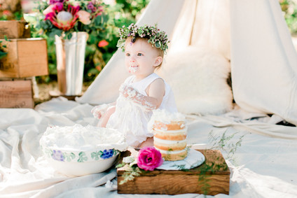 Girly picnic cake smash