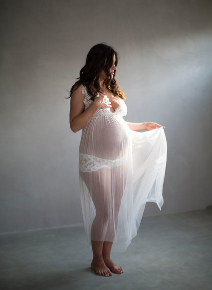 Amanda's maternity photos by Elizabeth Messina