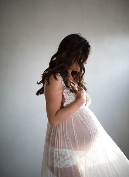 Amanda's maternity photos by Elizabeth Messina
