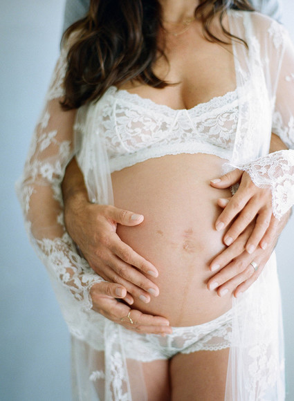 Amanda's maternity photos by Elizabeth Messina