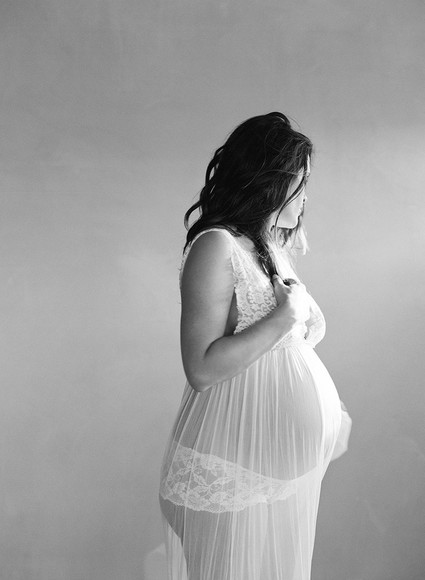 Amanda's maternity photos by Elizabeth Messina