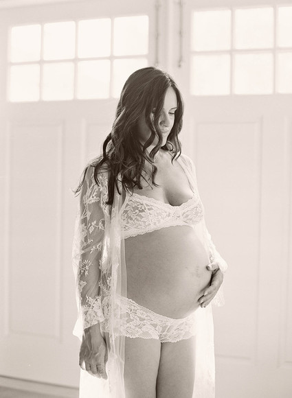 Amanda's maternity photos by Elizabeth Messina