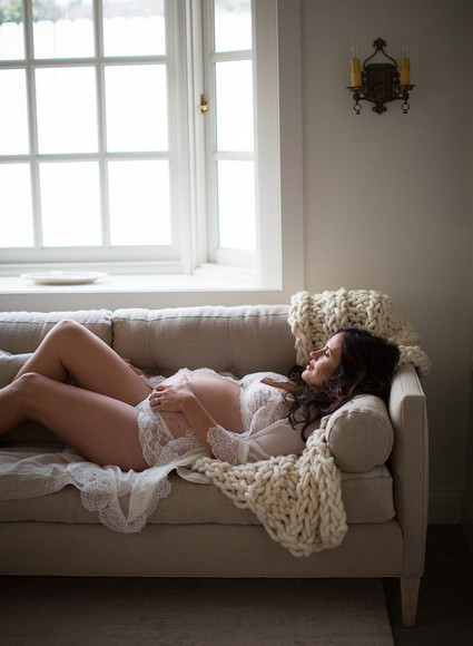 Amanda's maternity photos by Elizabeth Messina